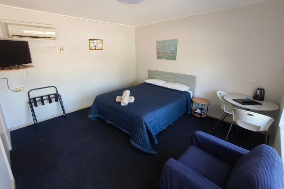 Economic Queen - queen-size bed