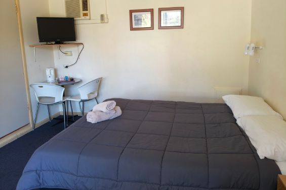 Economic Queen - queen-size bed