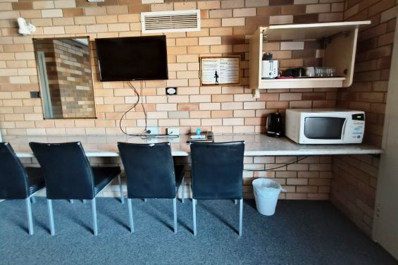 Large 2-Bedroom Unit - desk and TV