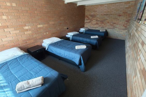 Large 2-Bedroom Unit - single beds